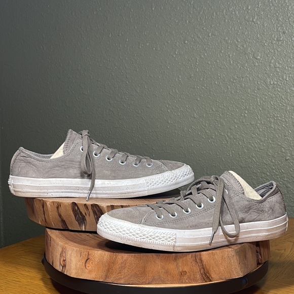 FINAL PRICE!!!UNISEX CONVERSE CHUCK TAYLOR ALL STAR NUBUCK OX SNEAKER - Picture 2 of 16